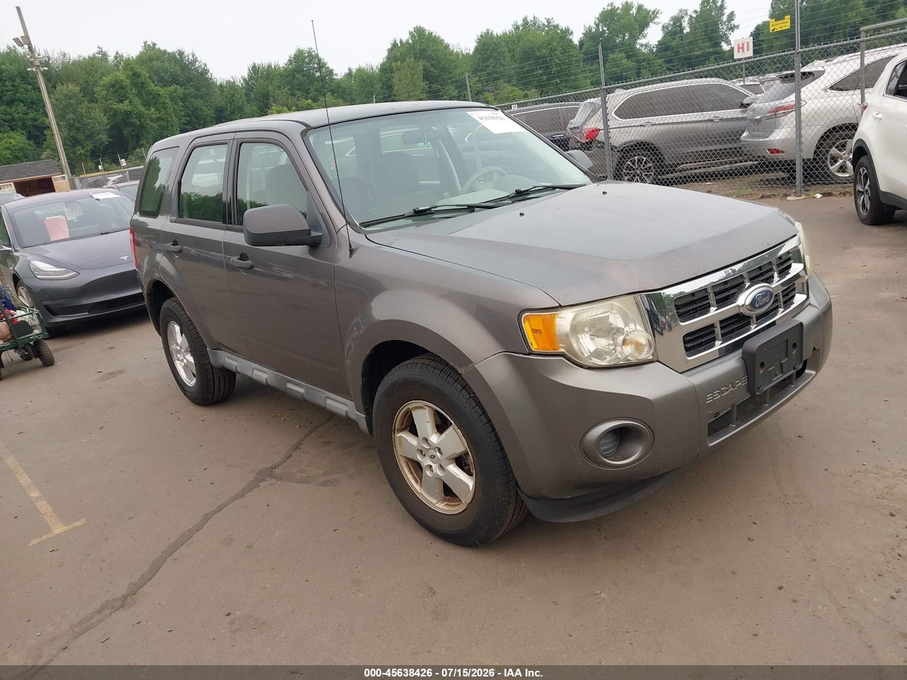 2010 FORD ESCAPE XLS thumbnail 2