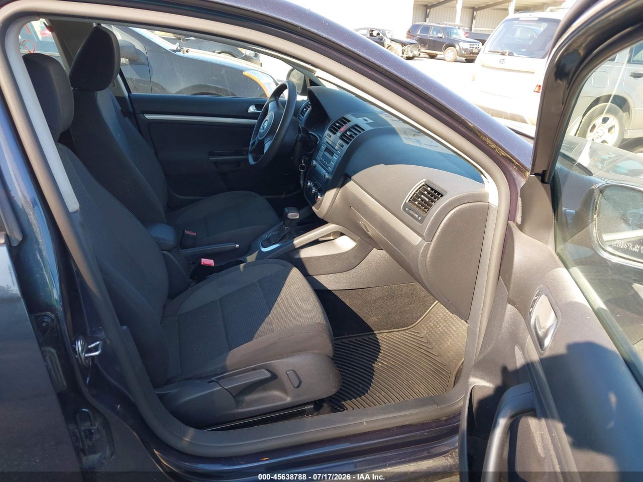 2010 VOLKSWAGEN JETTA S thumbnail 6