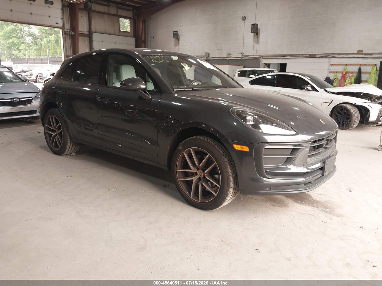 2025 PORSCHE MACAN T thumbnail 2