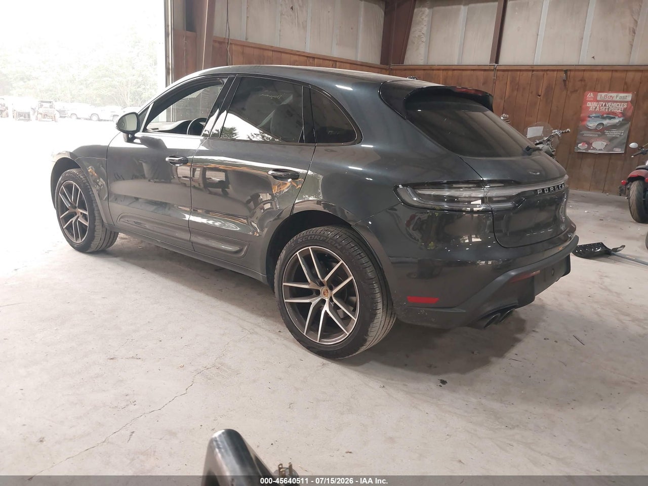 2025 PORSCHE MACAN T thumbnail 4