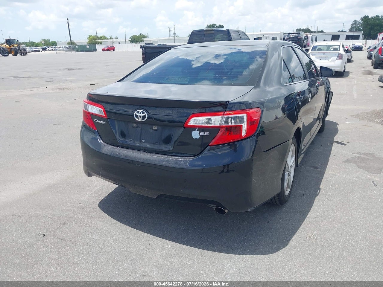 2013 TOYOTA CAMRY SE thumbnail 5