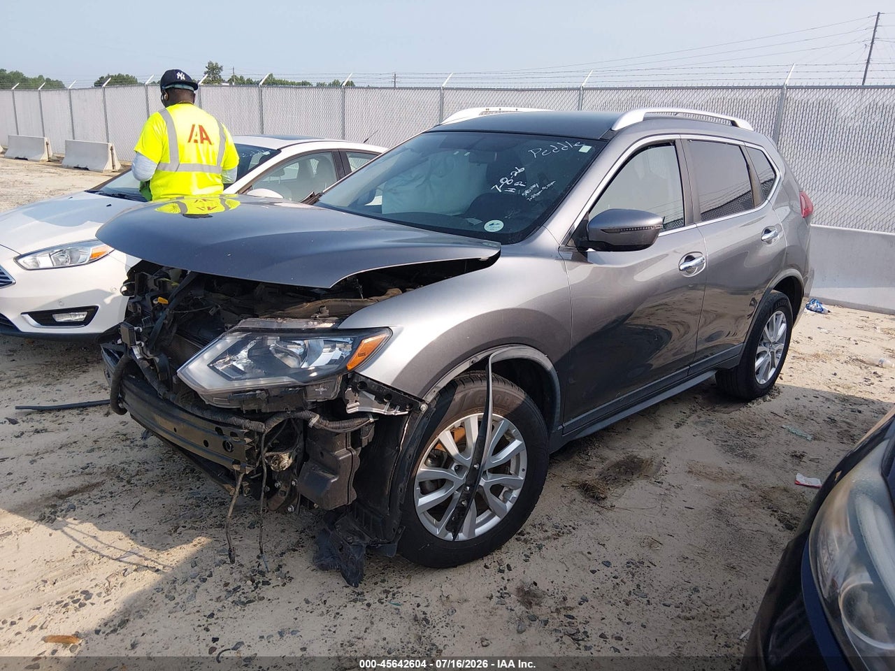 2018 NISSAN ROGUE SV thumbnail 3