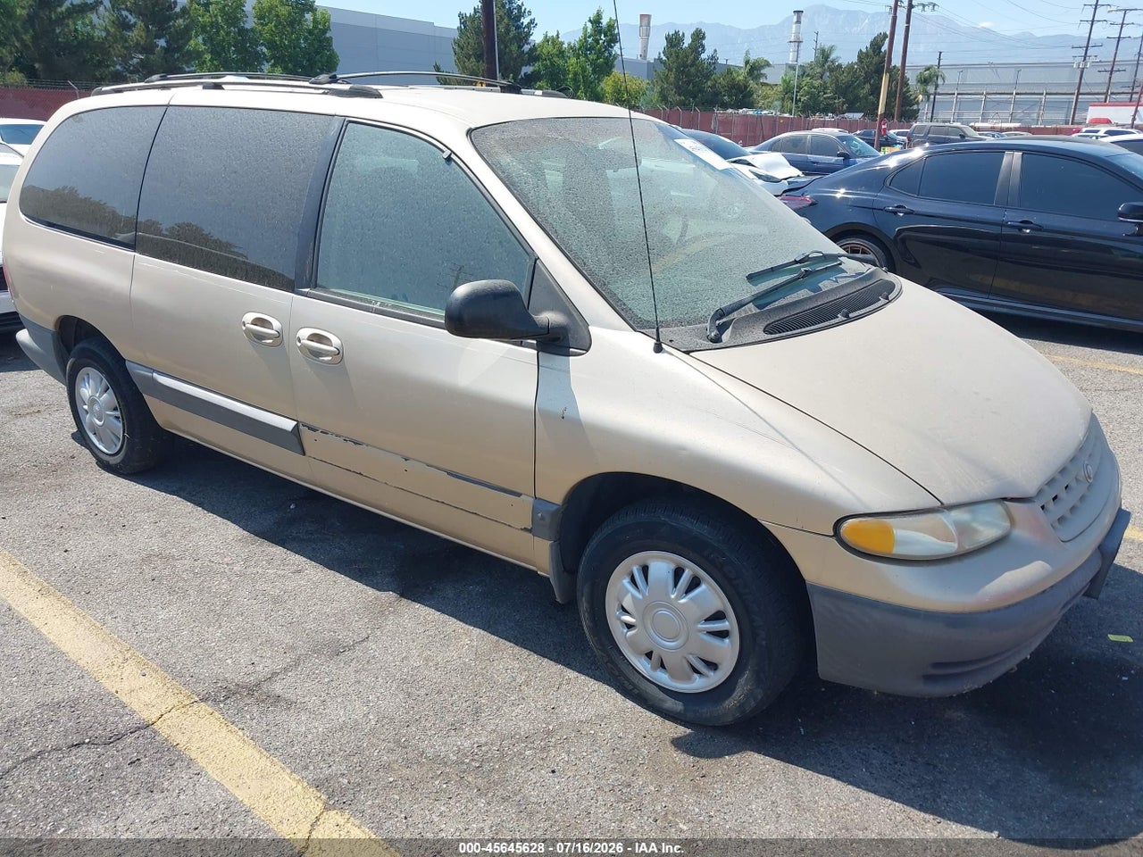 1C4GJ44R4YB****** · 2000 CHRYSLER GRAND VOYAGER SE
