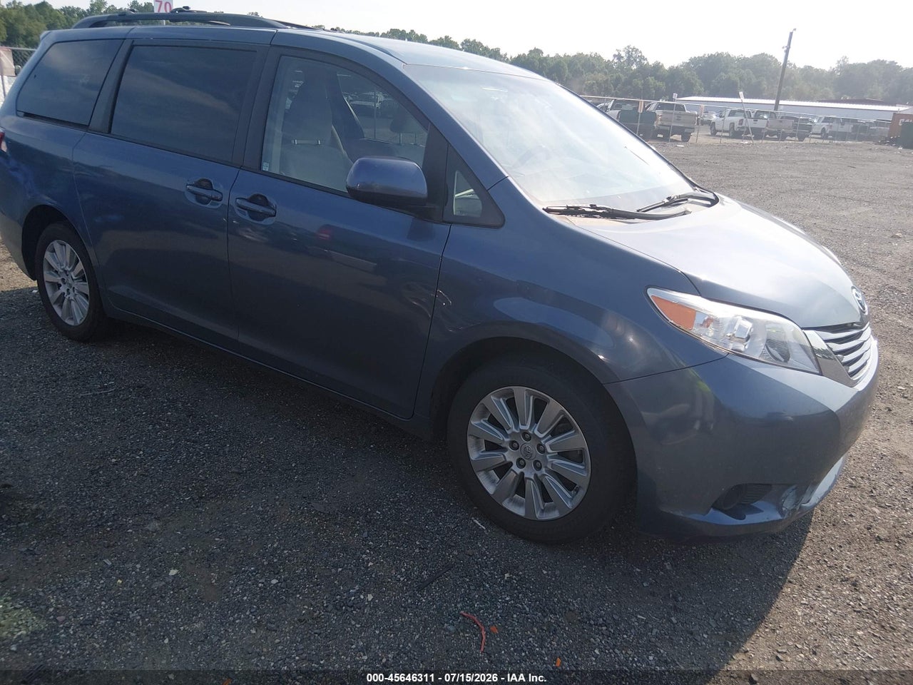 2015 TOYOTA SIENNA LE 7 PASSENGER thumbnail 2