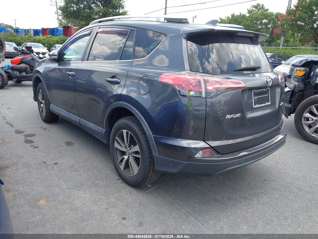 2016 TOYOTA RAV4 XLE thumbnail 4