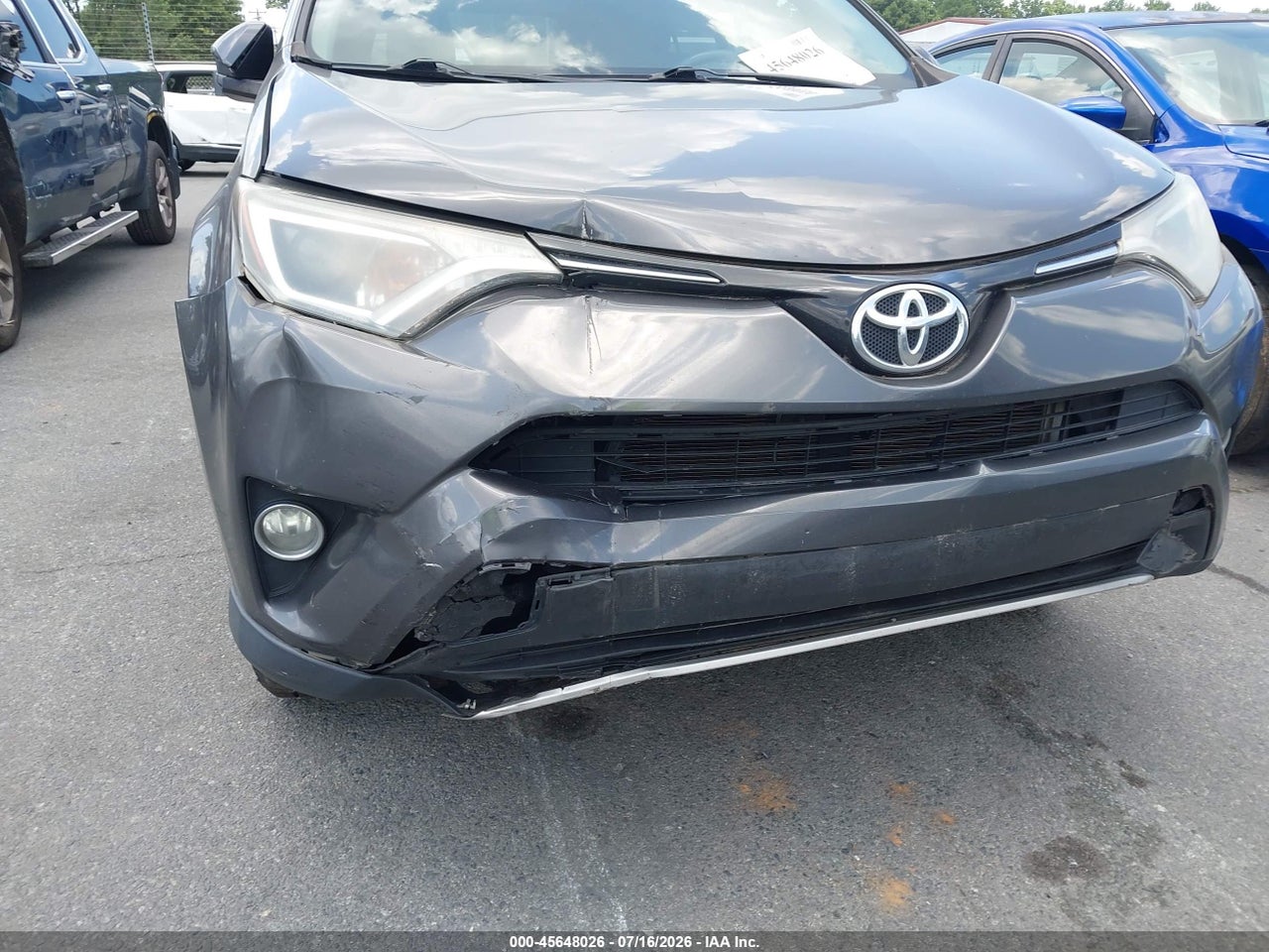 2016 TOYOTA RAV4 XLE thumbnail 7
