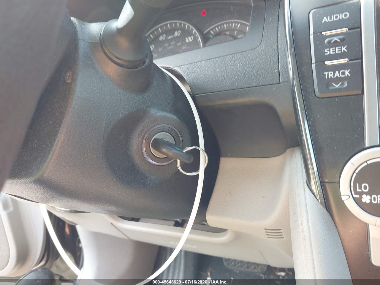 2012 TOYOTA CAMRY LE thumbnail 12