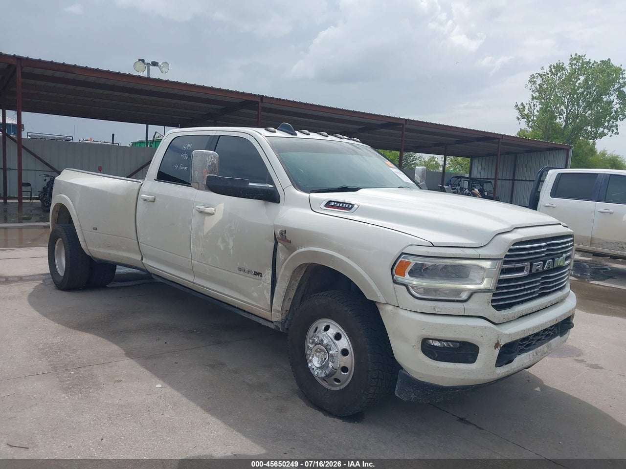 3C63RRJL0NG****** · 2022 RAM 3500 LARAMIE  4X4 8' BOX