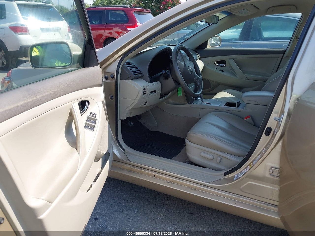 2010 TOYOTA CAMRY LE thumbnail 6