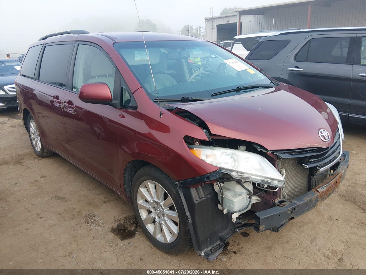 2013 TOYOTA SIENNA LE 7 PASSENGER thumbnail 2