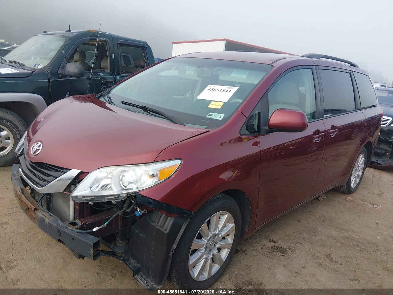 2013 TOYOTA SIENNA LE 7 PASSENGER thumbnail 3