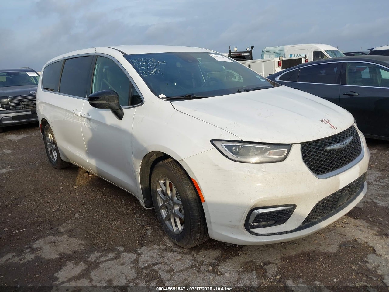 2026 CHRYSLER PACIFICA SELECT thumbnail 2