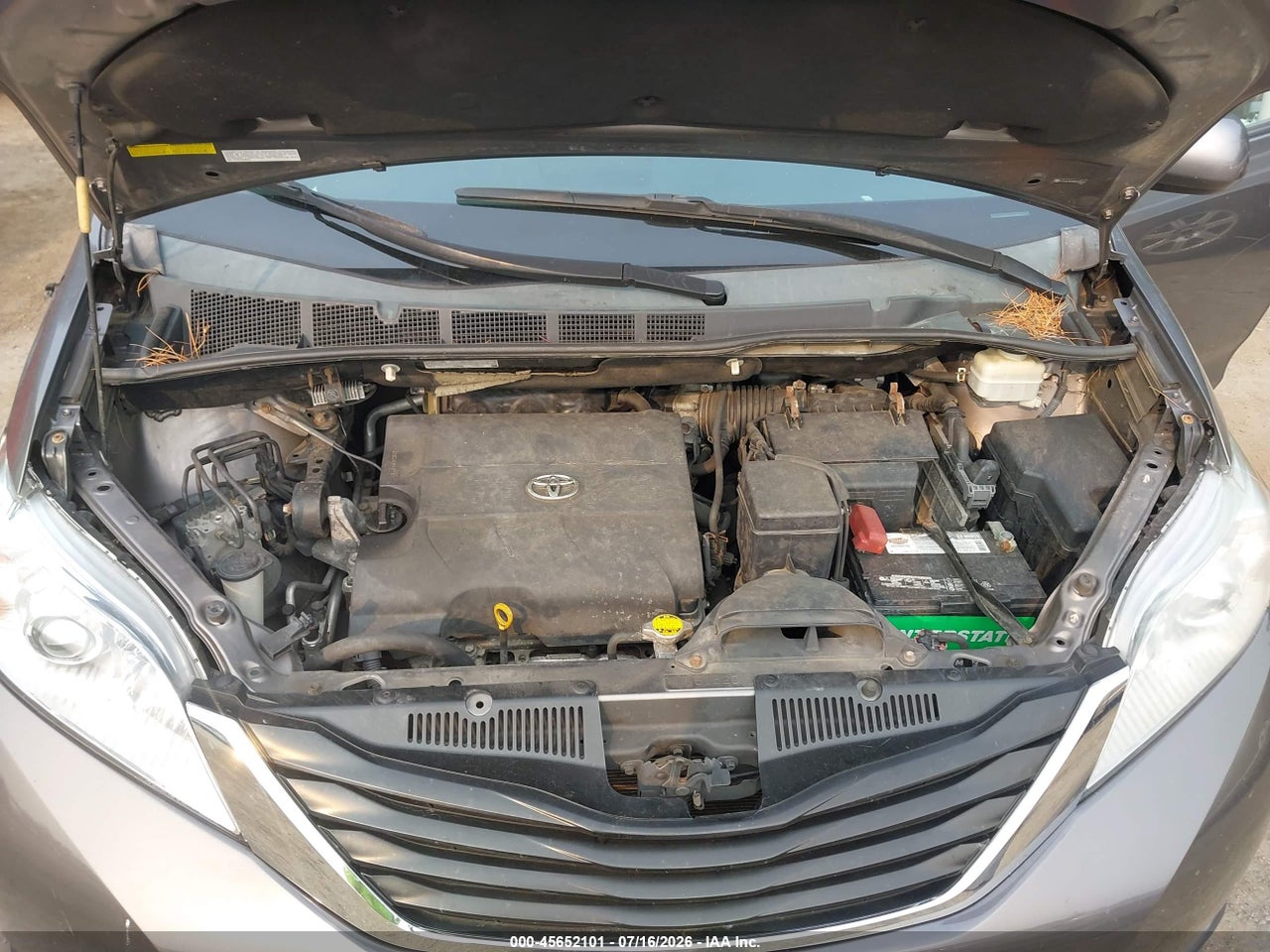 2011 TOYOTA SIENNA LE thumbnail 11