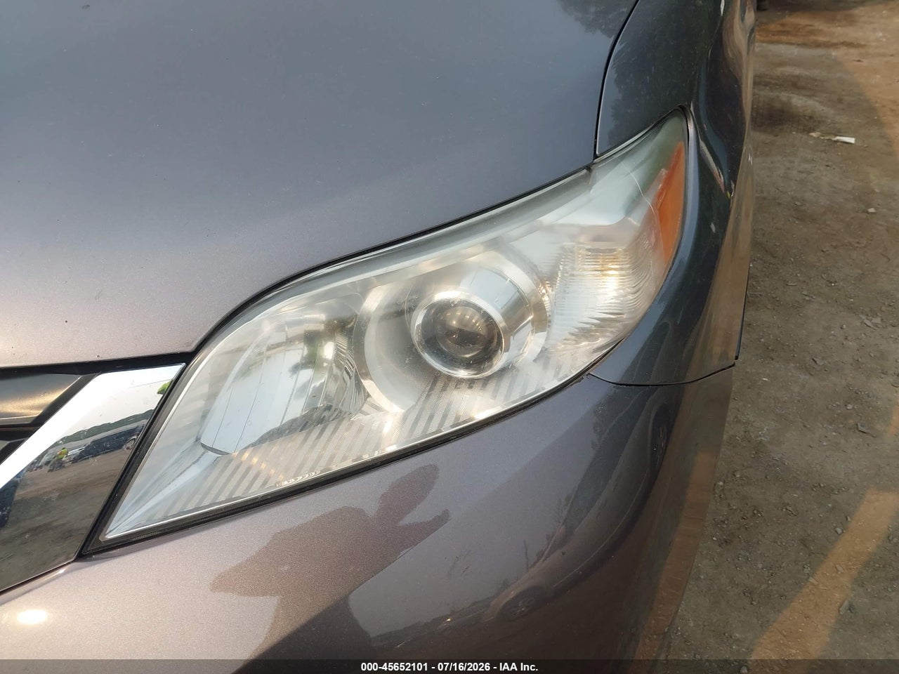 2011 TOYOTA SIENNA LE thumbnail 7