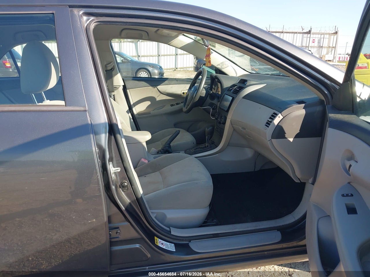 2013 TOYOTA COROLLA L thumbnail 6