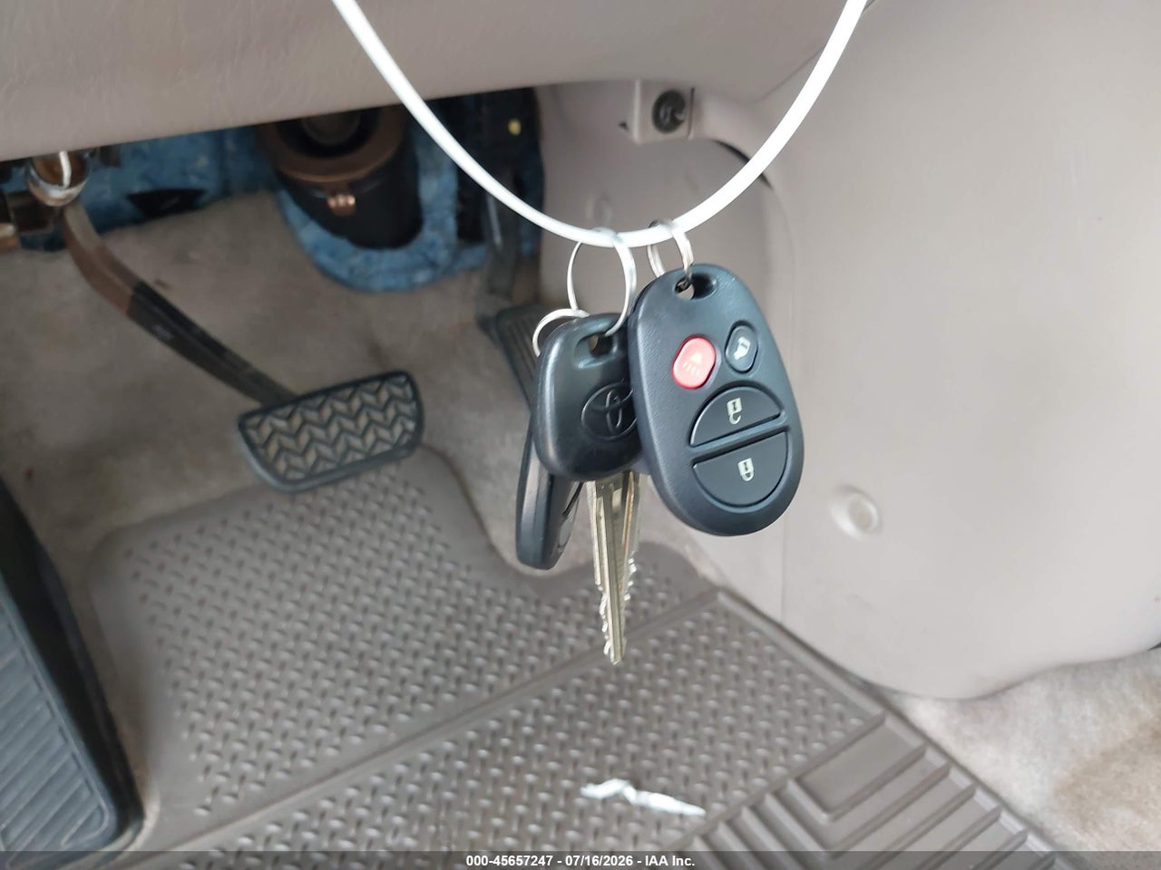 2005 TOYOTA SIENNA LE thumbnail 12