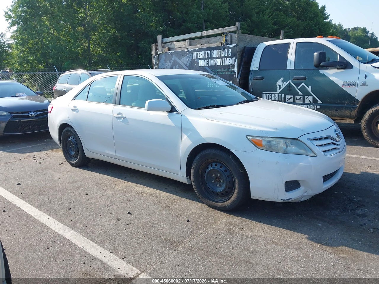 2011 TOYOTA CAMRY LE thumbnail 2