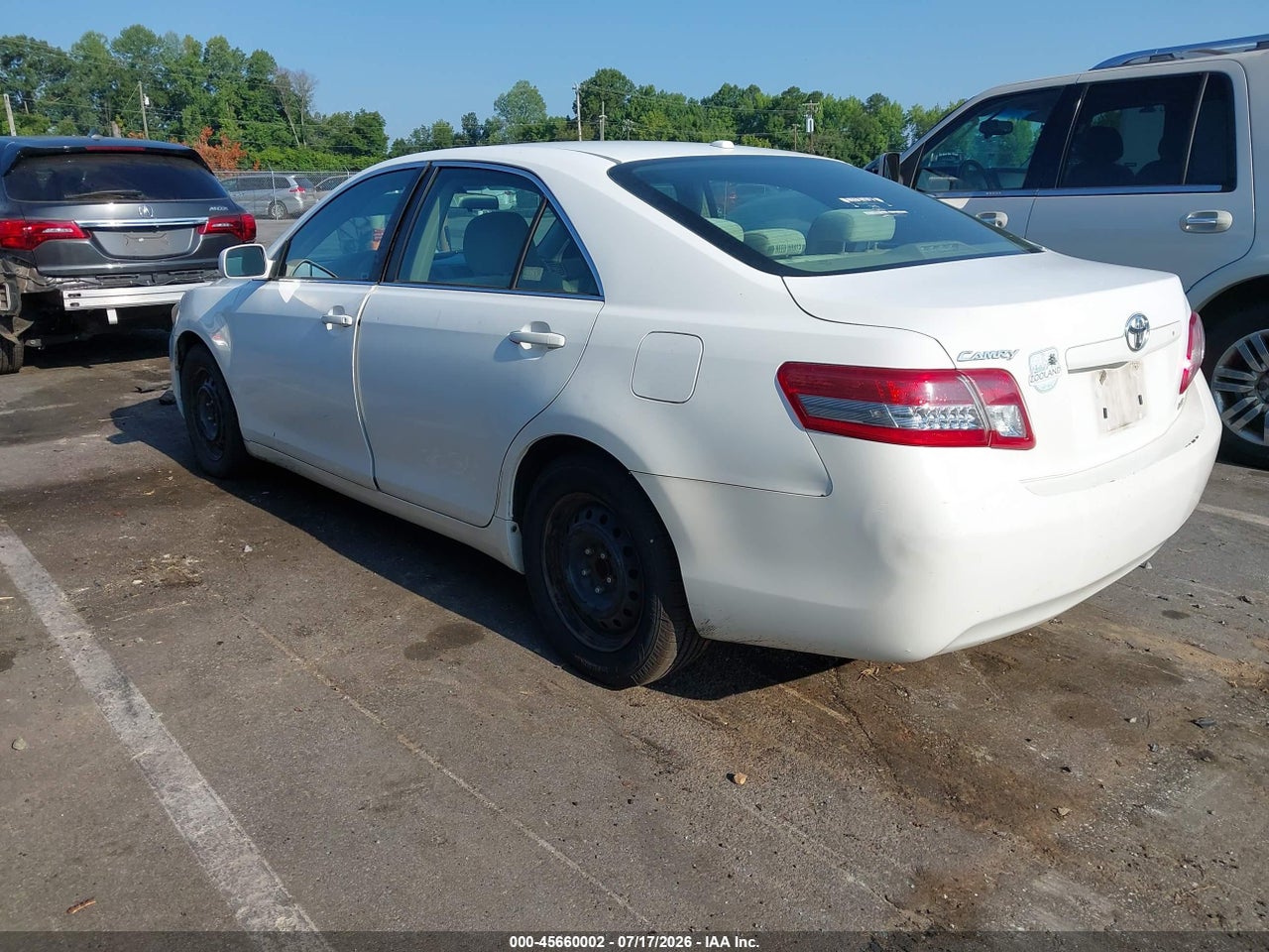 2011 TOYOTA CAMRY LE thumbnail 4