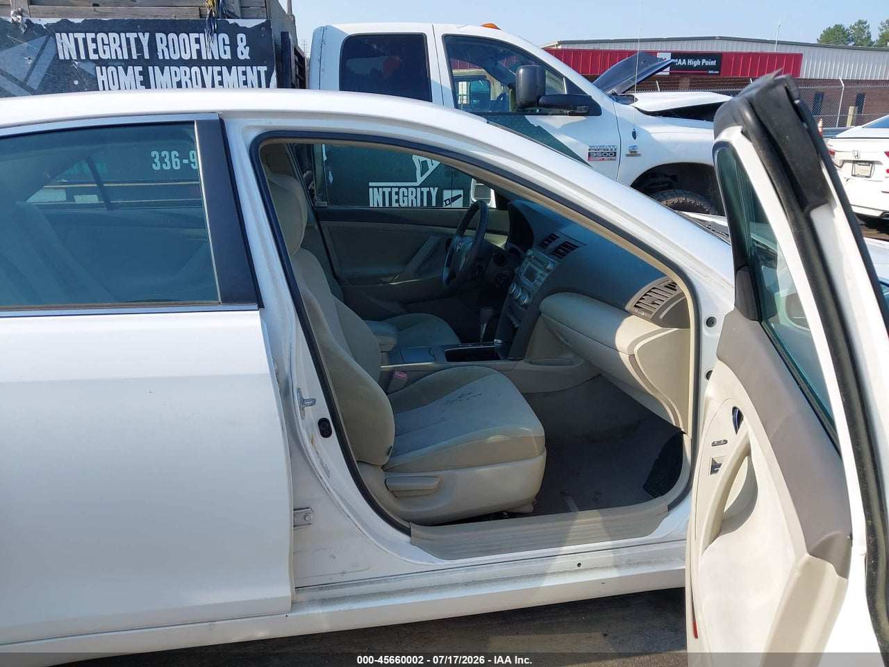 2011 TOYOTA CAMRY LE thumbnail 6