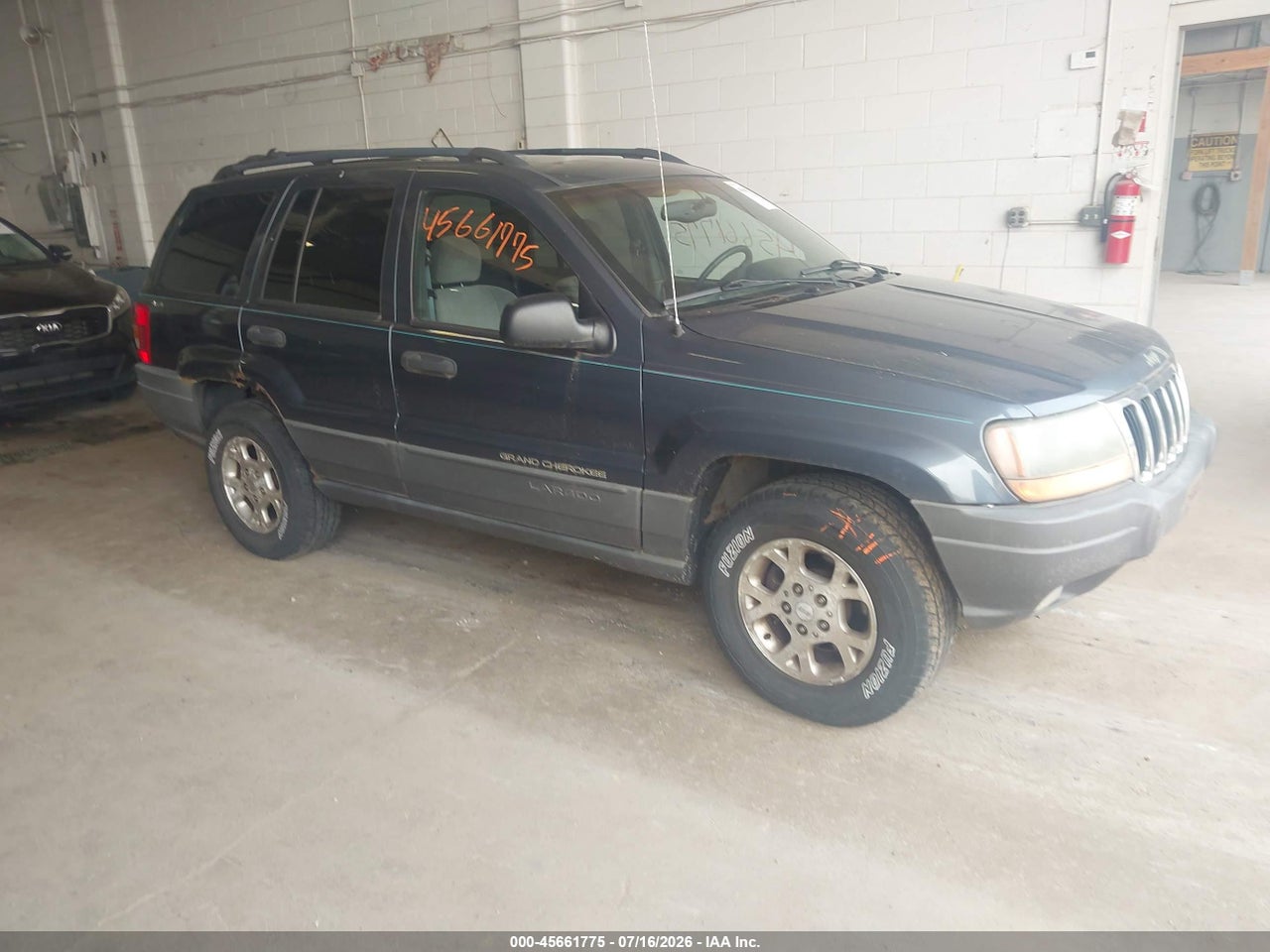 2001 JEEP GRAND CHEROKEE LAREDO thumbnail 2