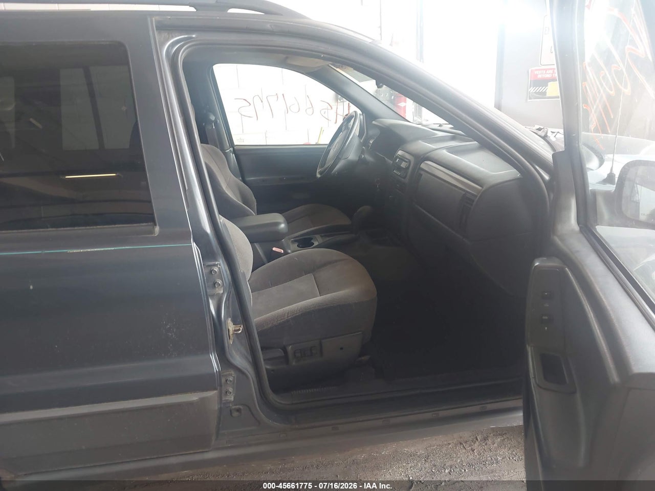 2001 JEEP GRAND CHEROKEE LAREDO thumbnail 6