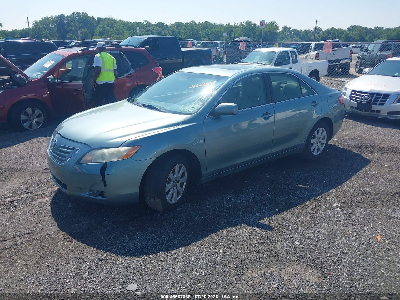 2008 TOYOTA CAMRY XLE thumbnail 3