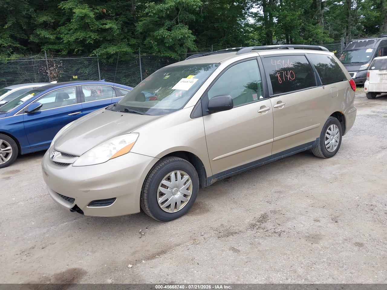 2008 TOYOTA SIENNA LE thumbnail 3