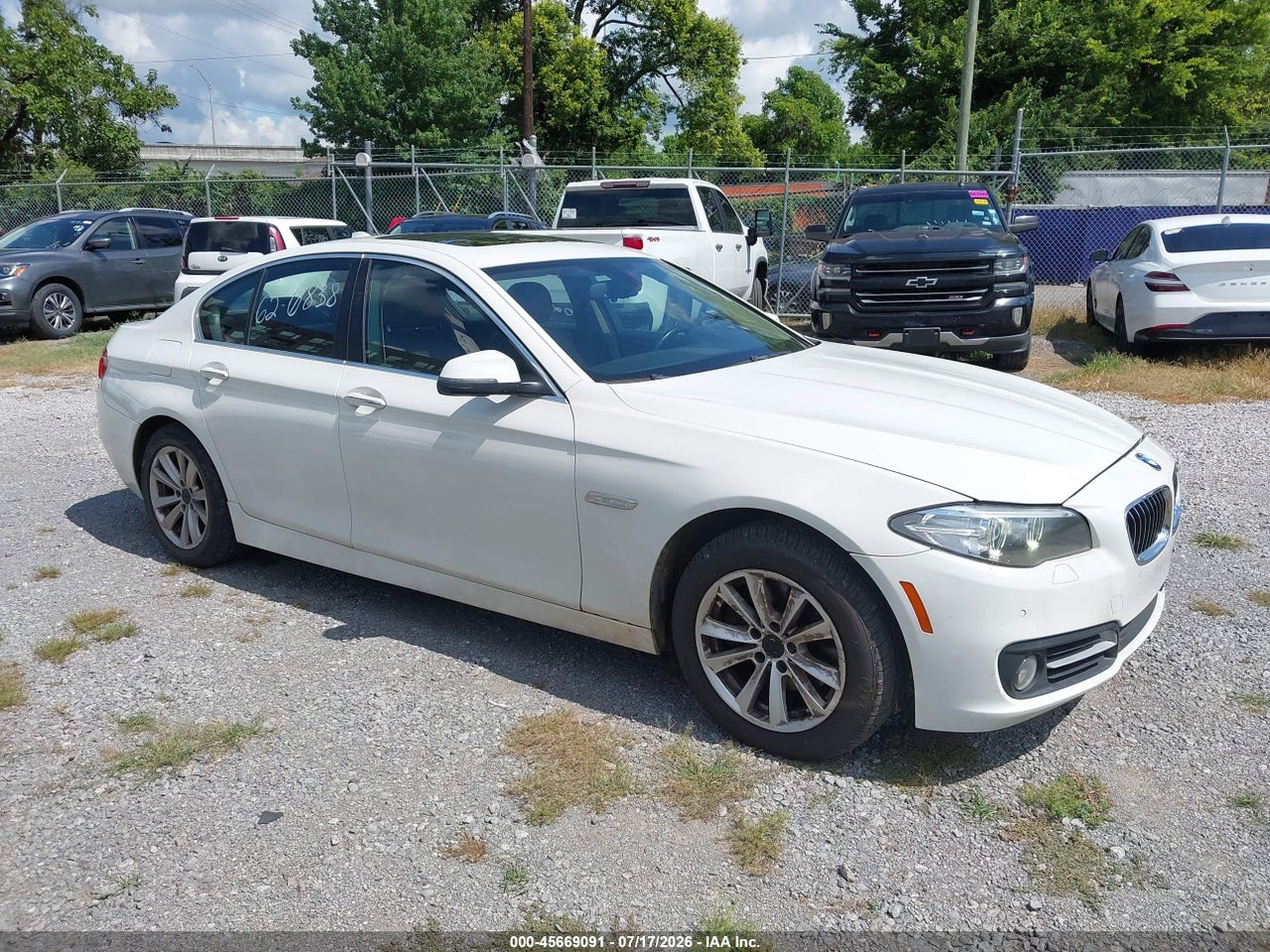 2015 BMW 528I XDRIVE thumbnail 2