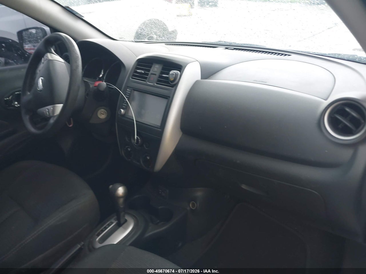 2019 NISSAN VERSA 1.6 SV thumbnail 6