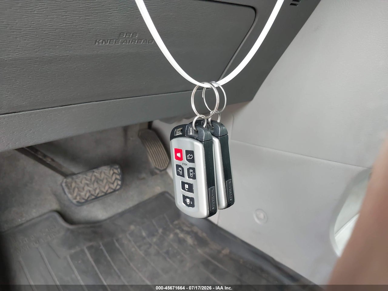 2017 TOYOTA SIENNA XLE 7 PASSENGER thumbnail 12