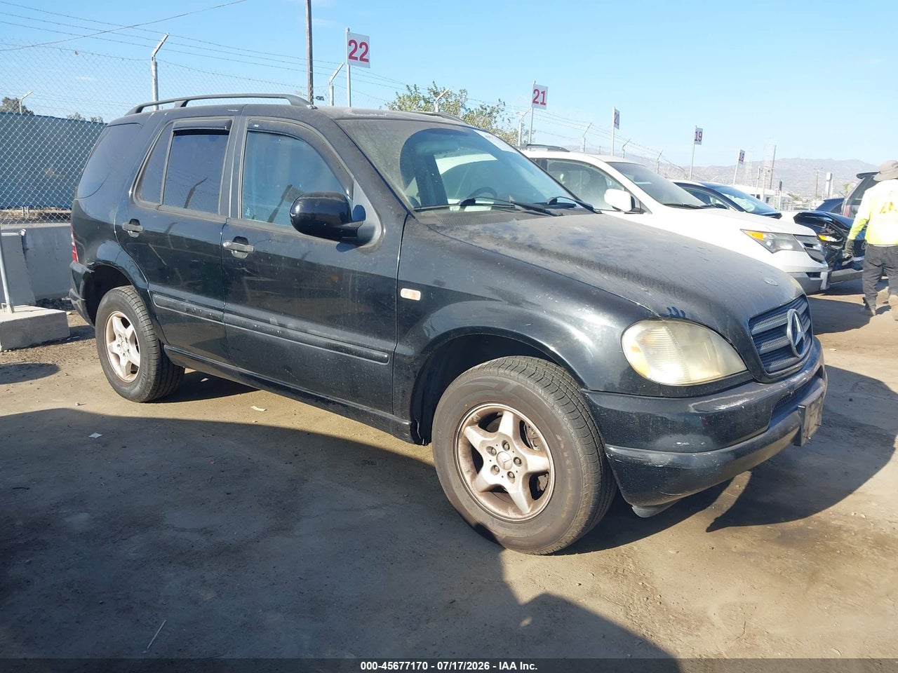 4JGAB54E8YA****** · 2000 MERCEDES-BENZ ML 320