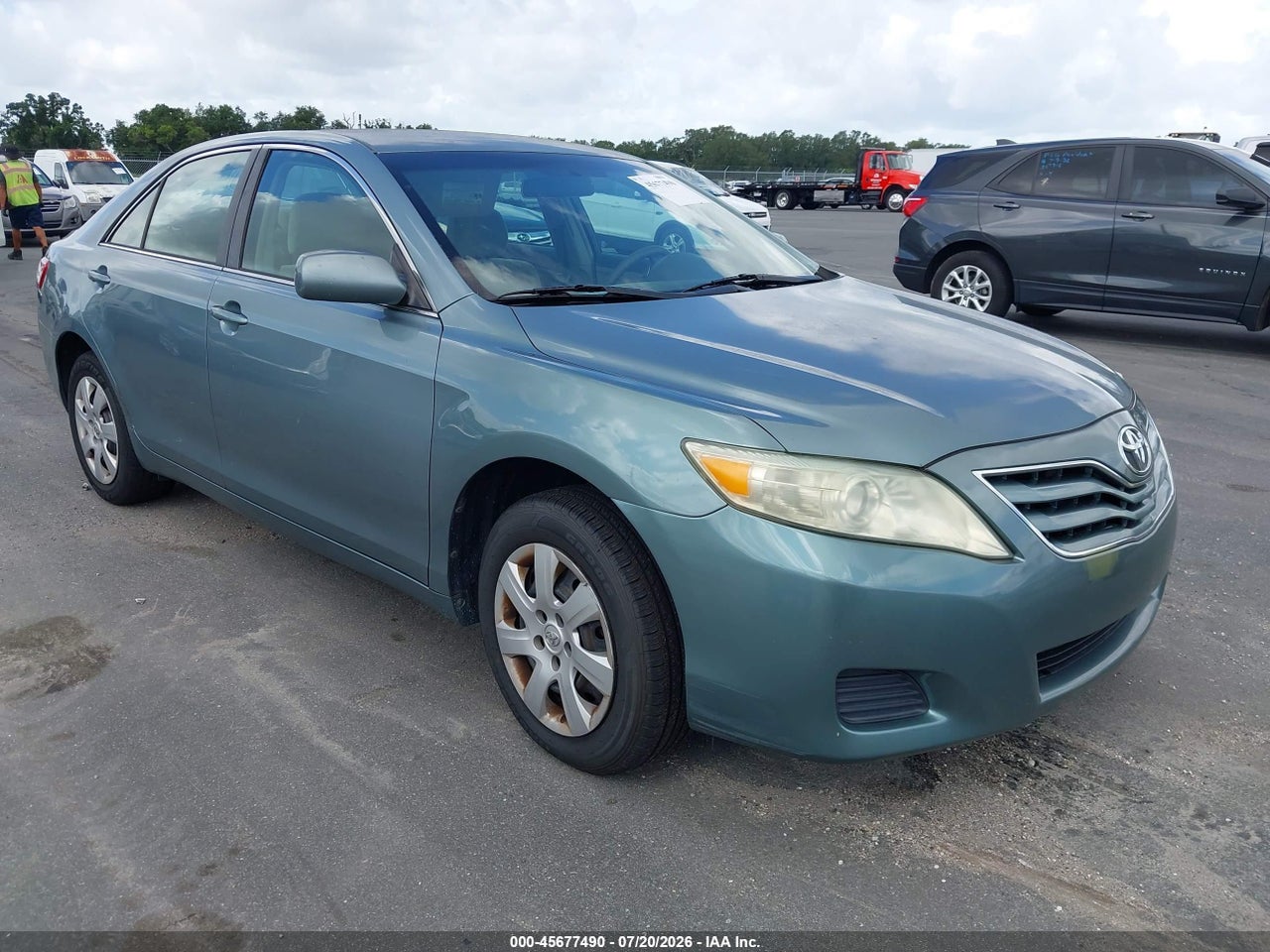2010 TOYOTA CAMRY LE thumbnail 2