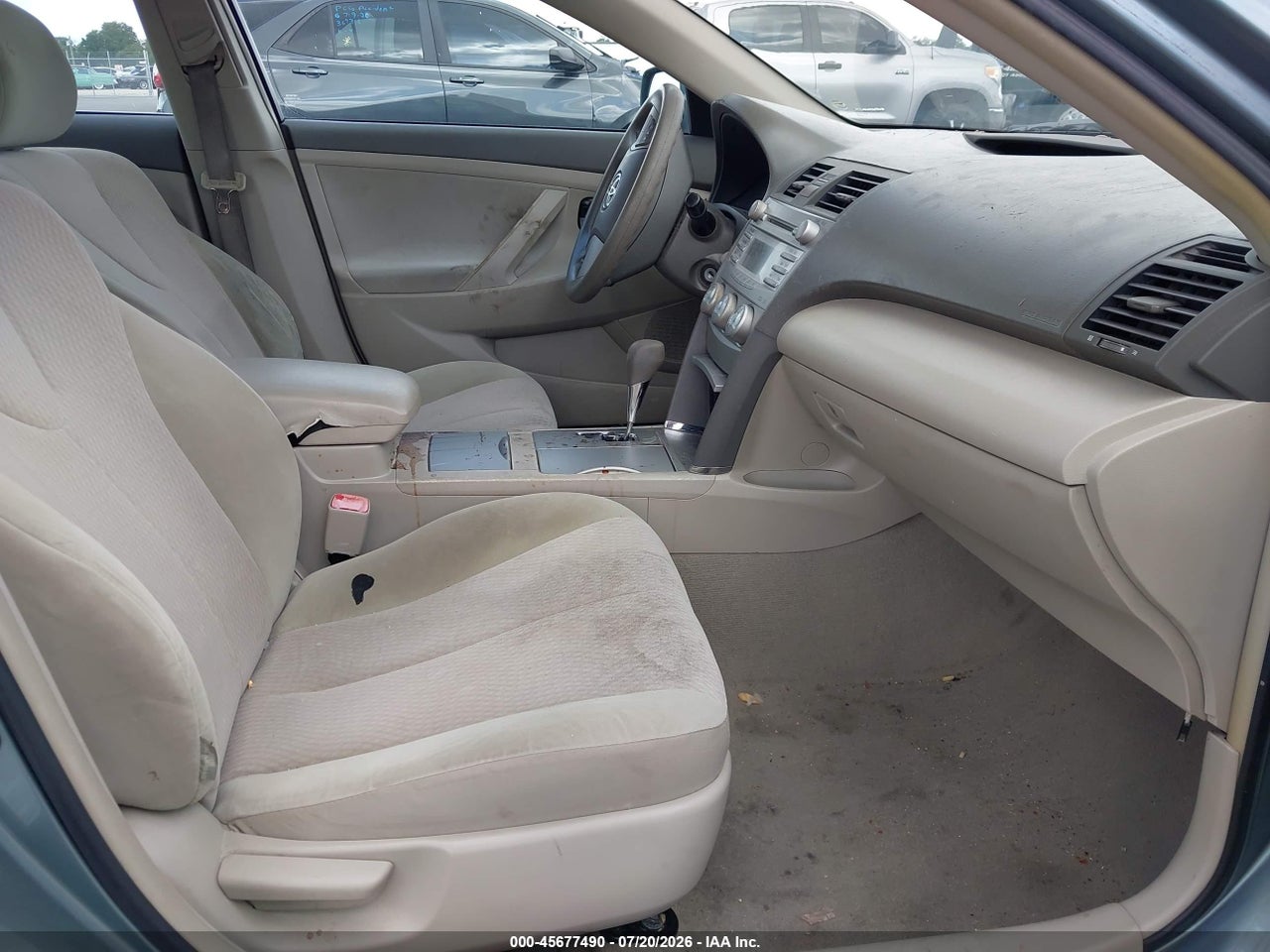 2010 TOYOTA CAMRY LE thumbnail 6
