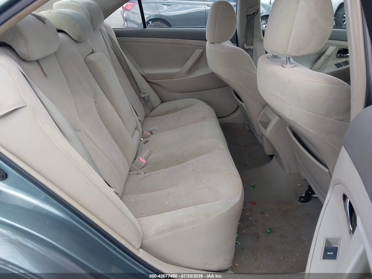 2010 TOYOTA CAMRY LE thumbnail 9