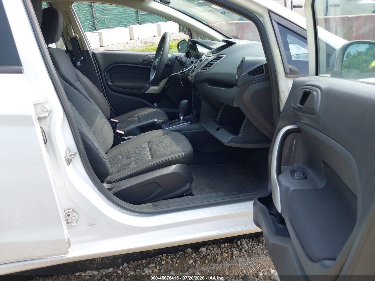 2011 FORD FIESTA SE thumbnail 6