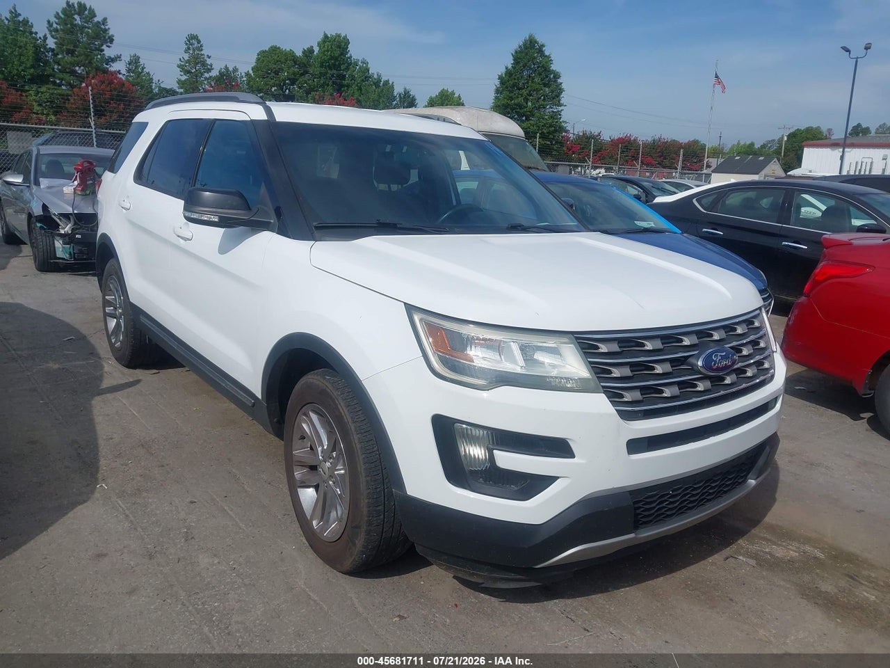 2016 FORD EXPLORER XLT thumbnail 2