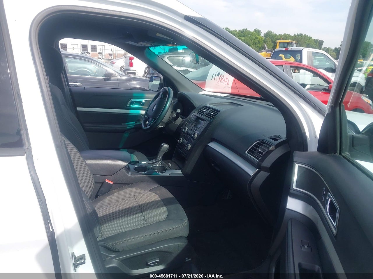 2016 FORD EXPLORER XLT thumbnail 6