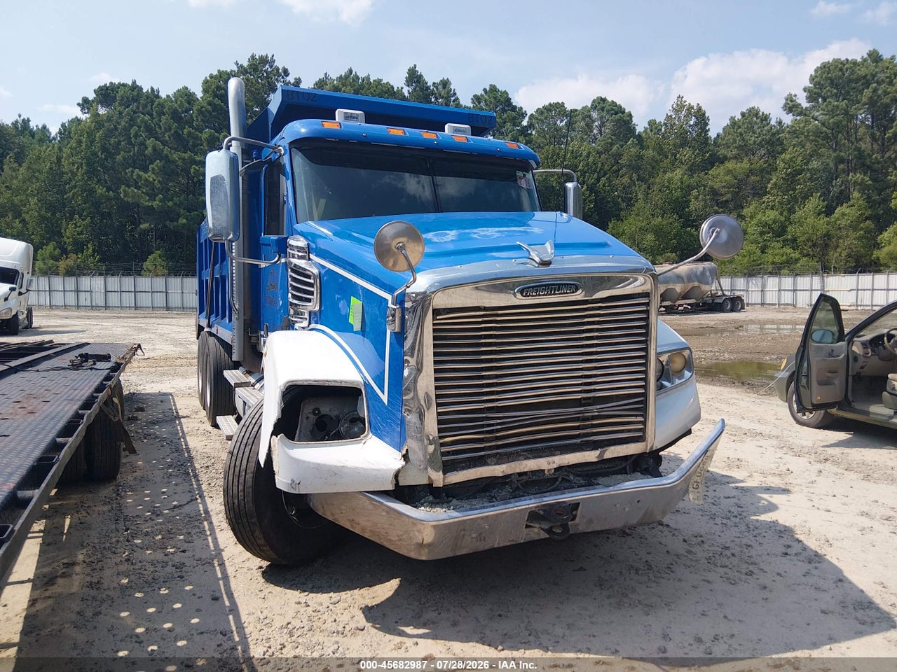 3AKJGNDV9FD****** · 2015 FREIGHTLINER 122SD
