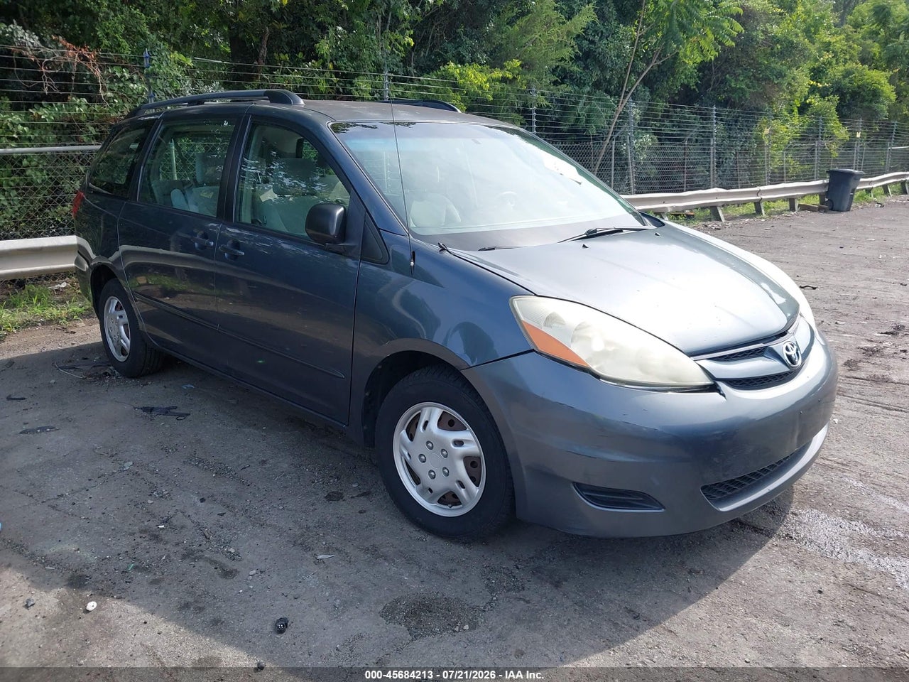 2006 TOYOTA SIENNA CE thumbnail 2