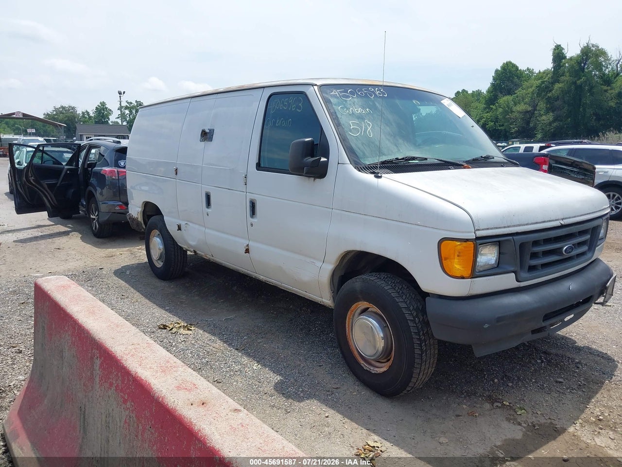 2005 FORD E-250 COMMERCIAL/RECREATIONAL thumbnail 2
