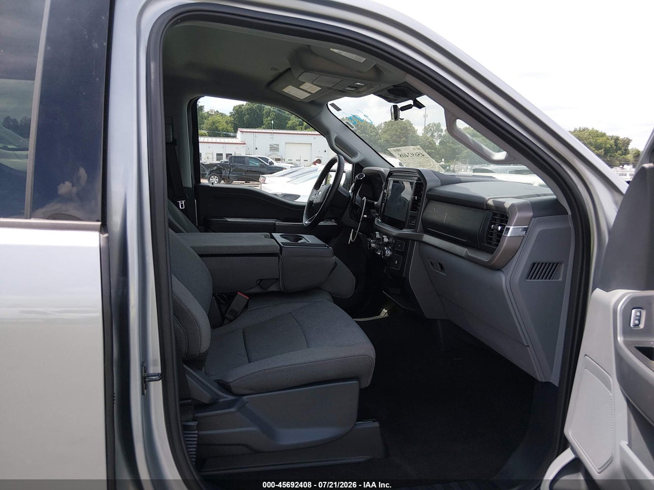 2025 FORD F-150 XLT thumbnail 6