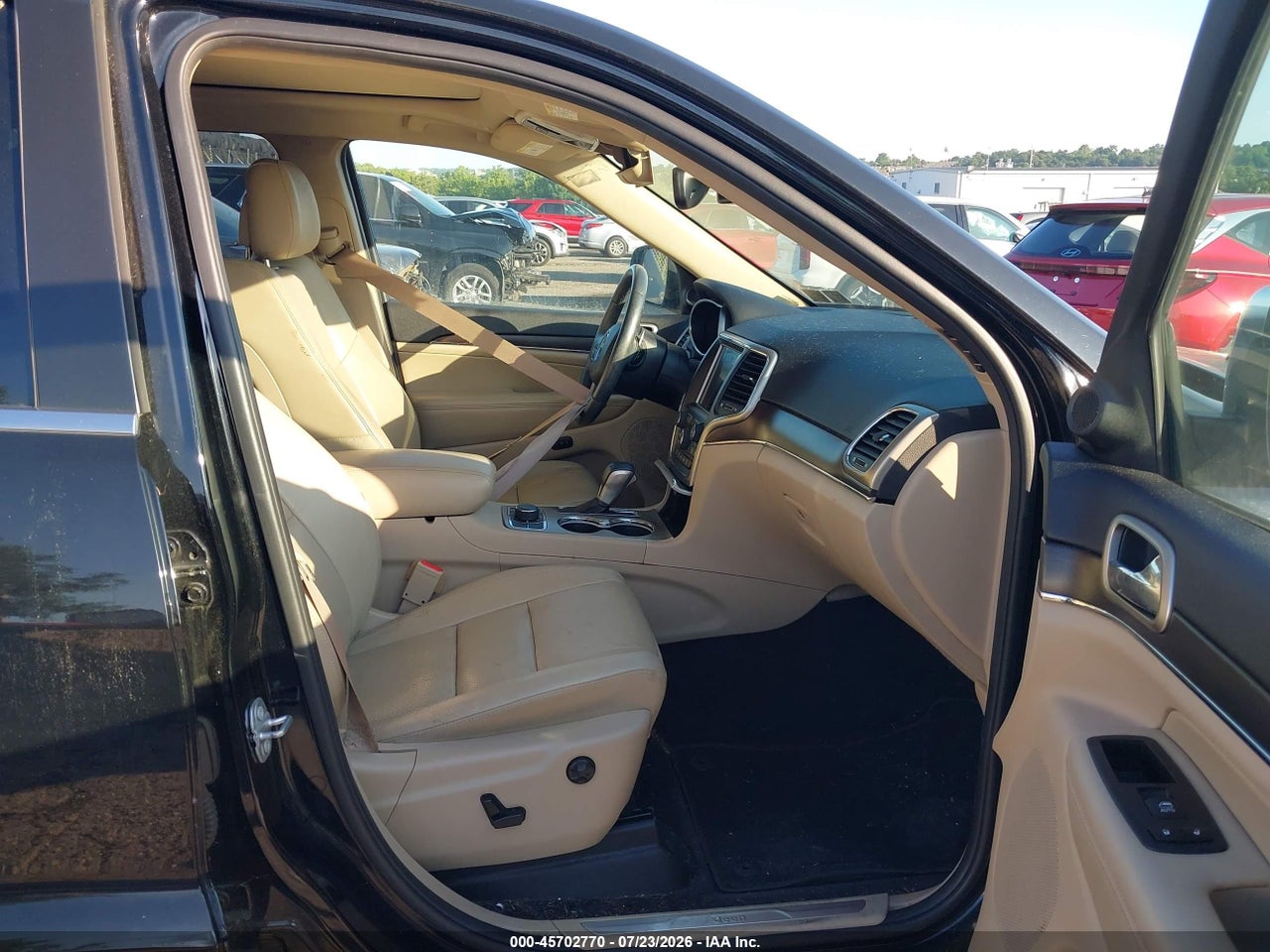 2017 JEEP GRAND CHEROKEE LIMITED thumbnail 6
