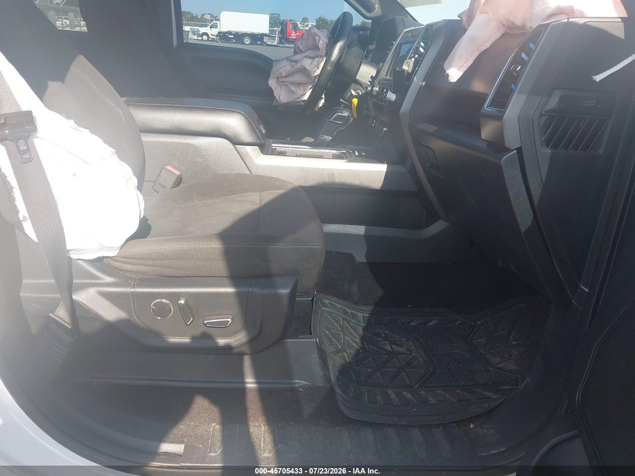 2017 FORD F-150 XLT thumbnail 6