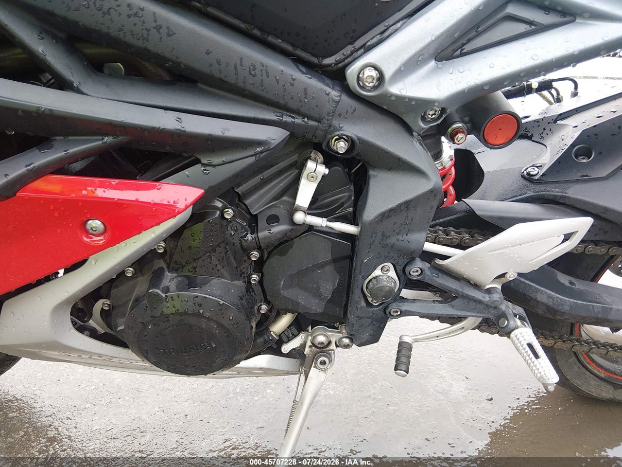 2016 TRIUMPH MOTORCYCLE DAYTONA 675 thumbnail 10
