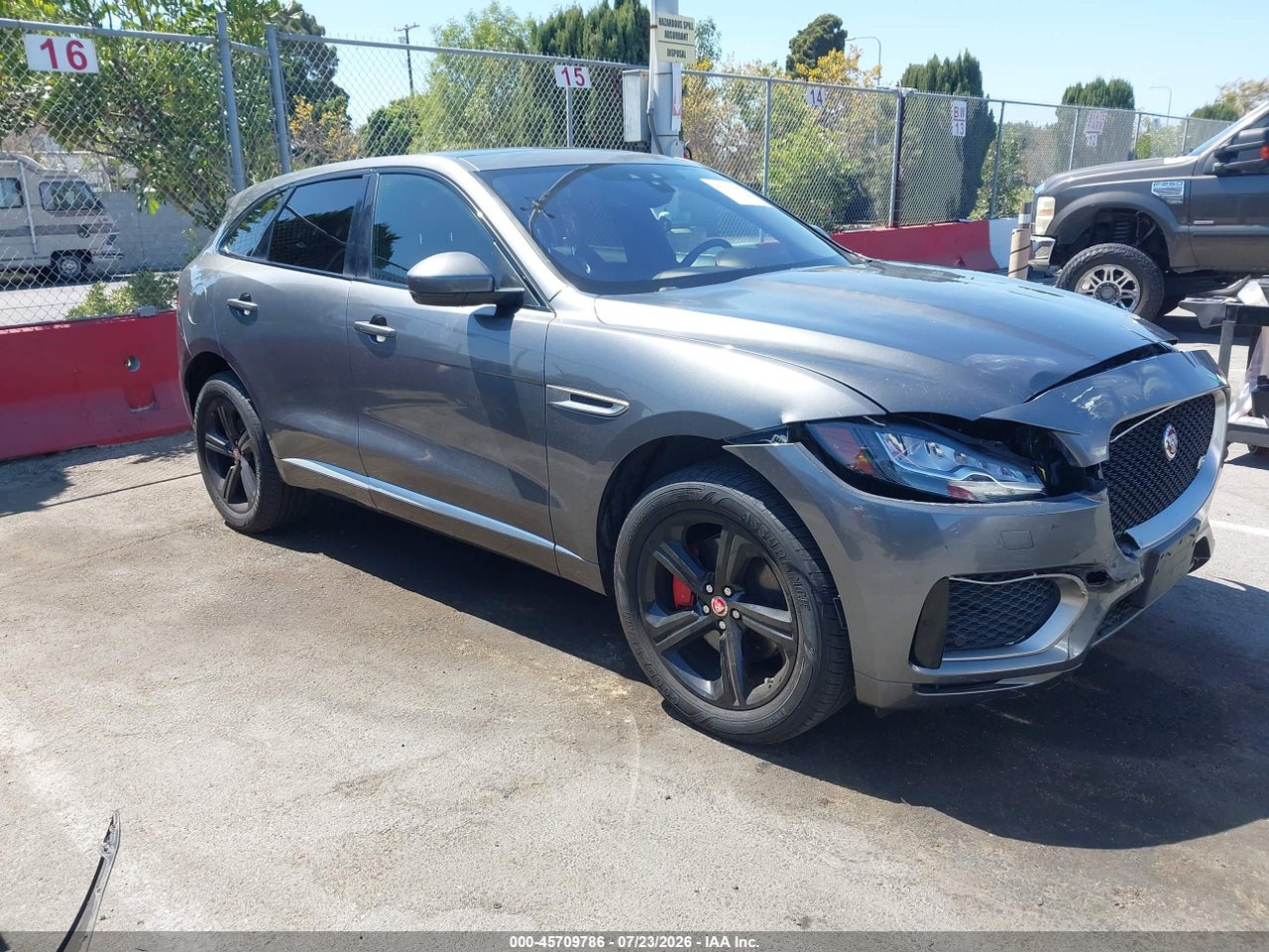 2017 JAGUAR F-PACE S thumbnail 2