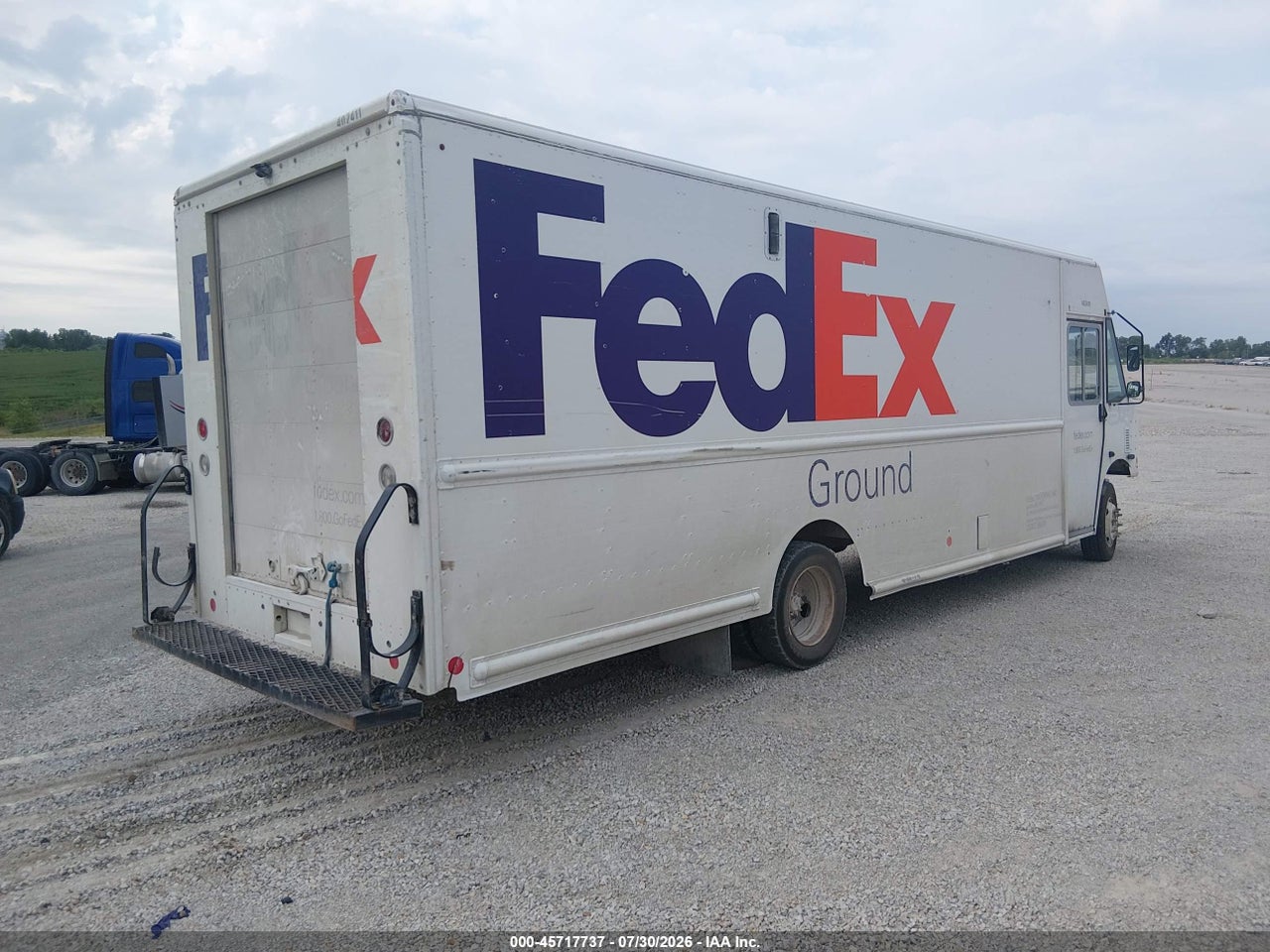 2017 FREIGHTLINER MT55 · 4/12