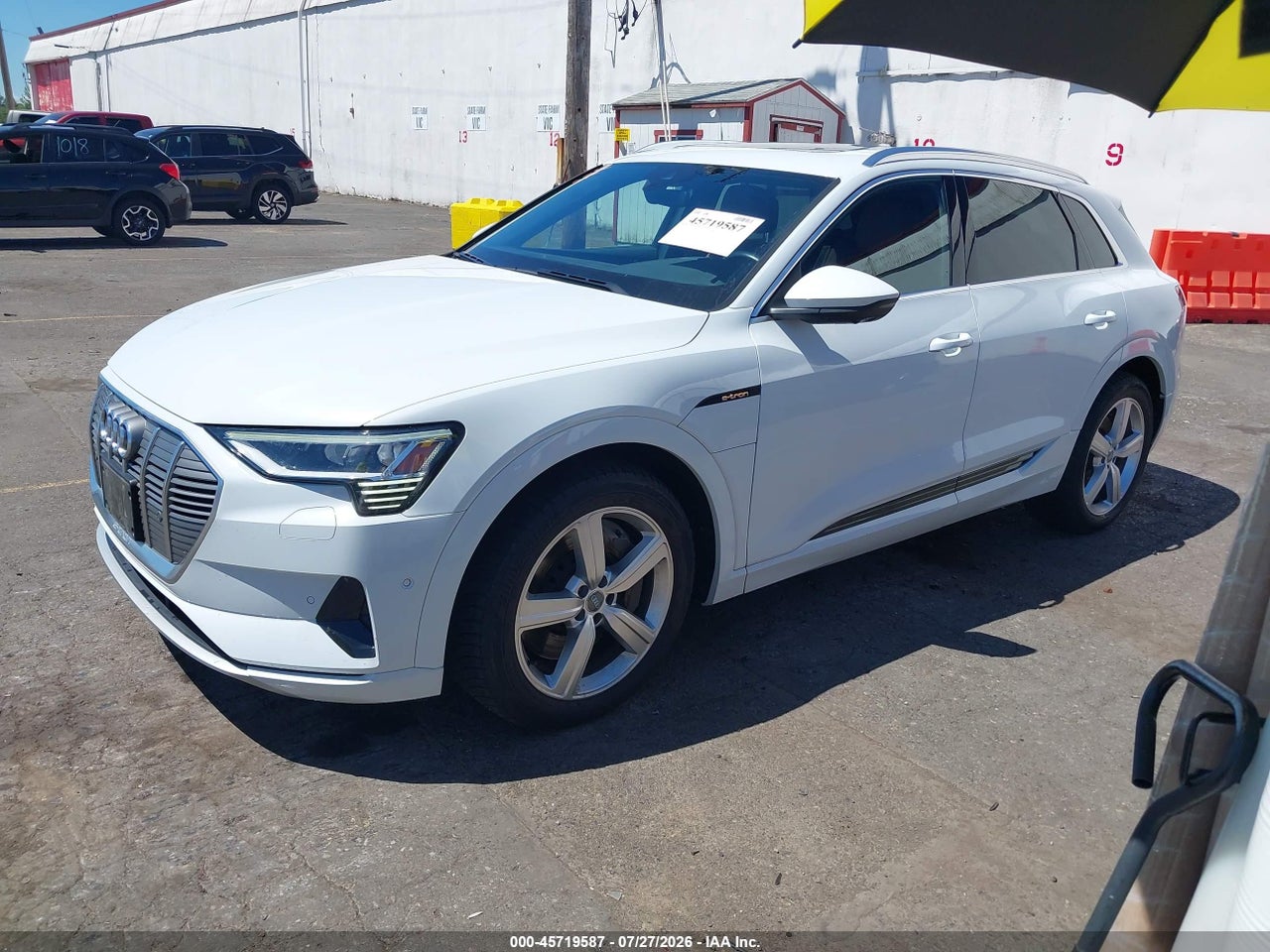 2019 AUDI E-TRON PREMIUM PLUS · 2/12