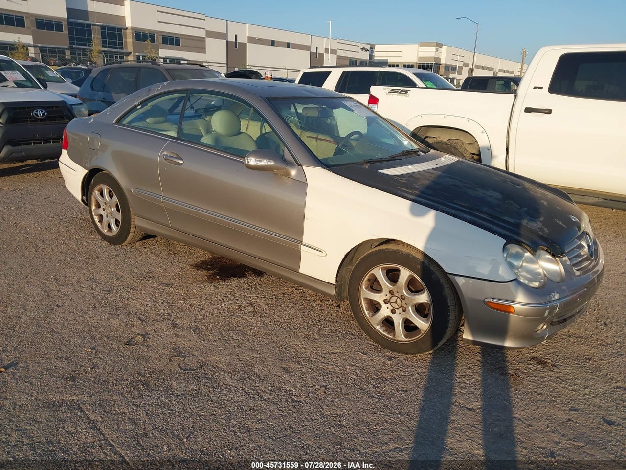 WDBTJ65J54F****** · 2004 MERCEDES-BENZ CLK 320