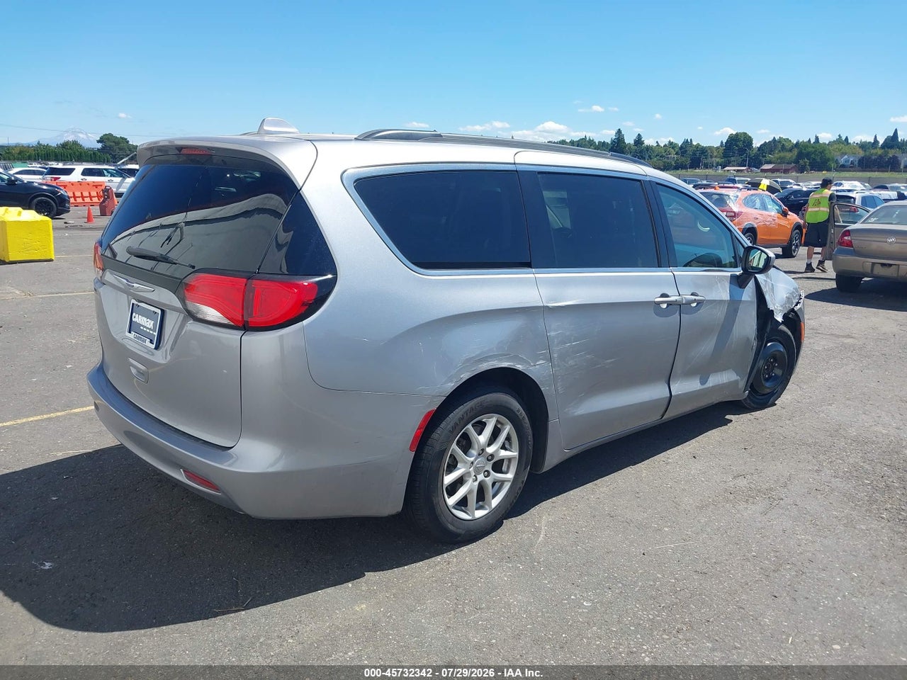 2020 CHRYSLER VOYAGER LXI · 4/12