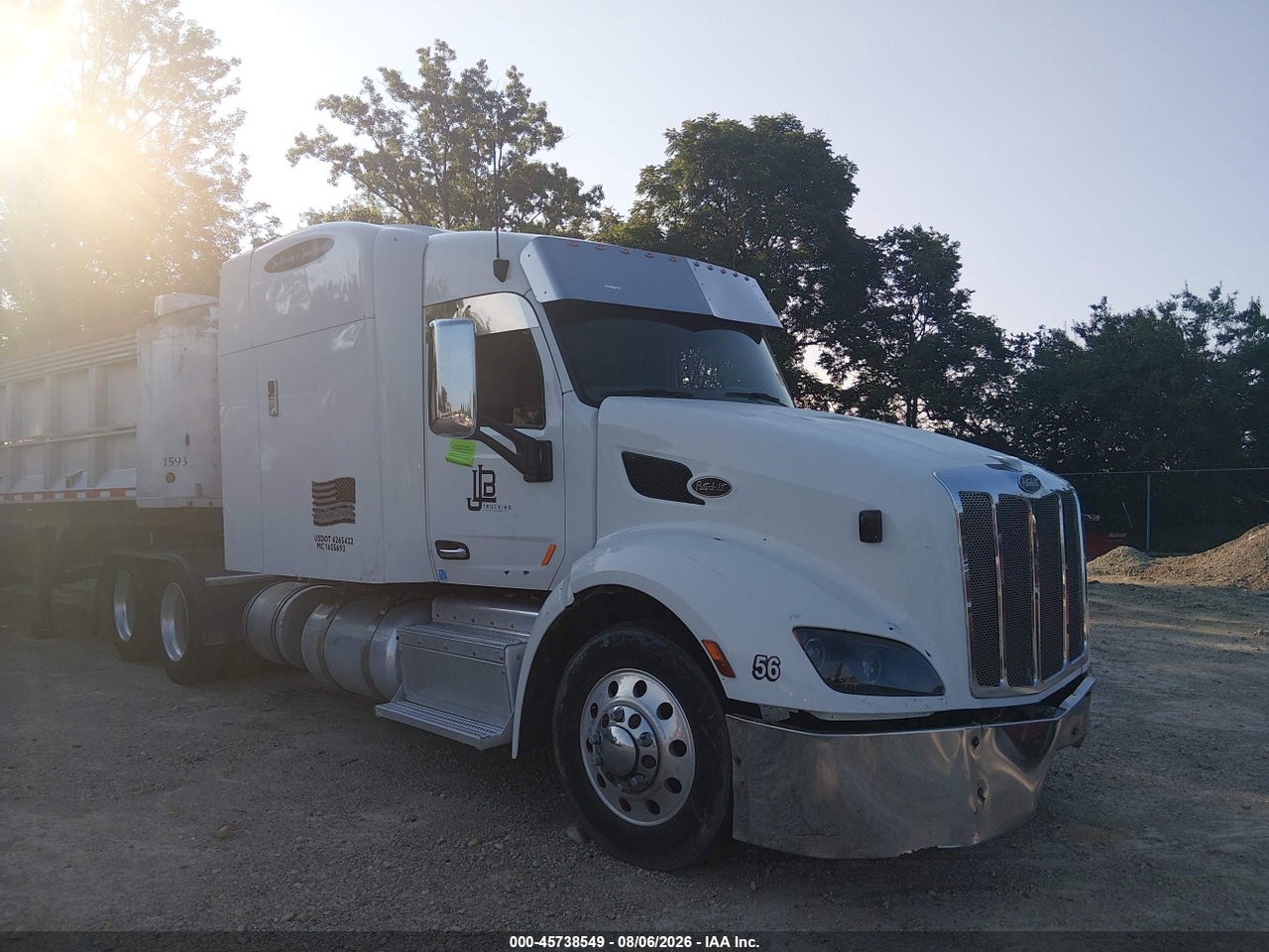 1XPBDP9XXFD****** · 2015 PETERBILT 579